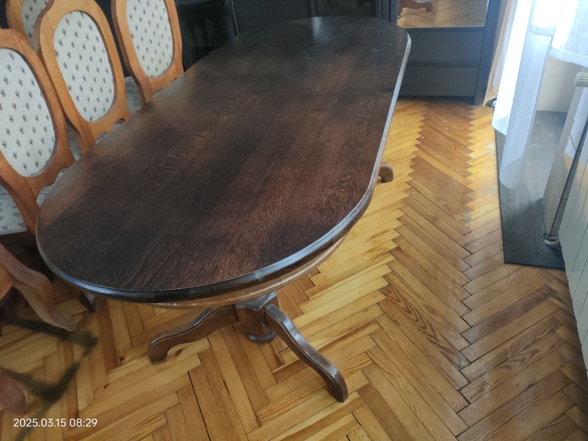 Stół z litego drewna + 8 krzeseł