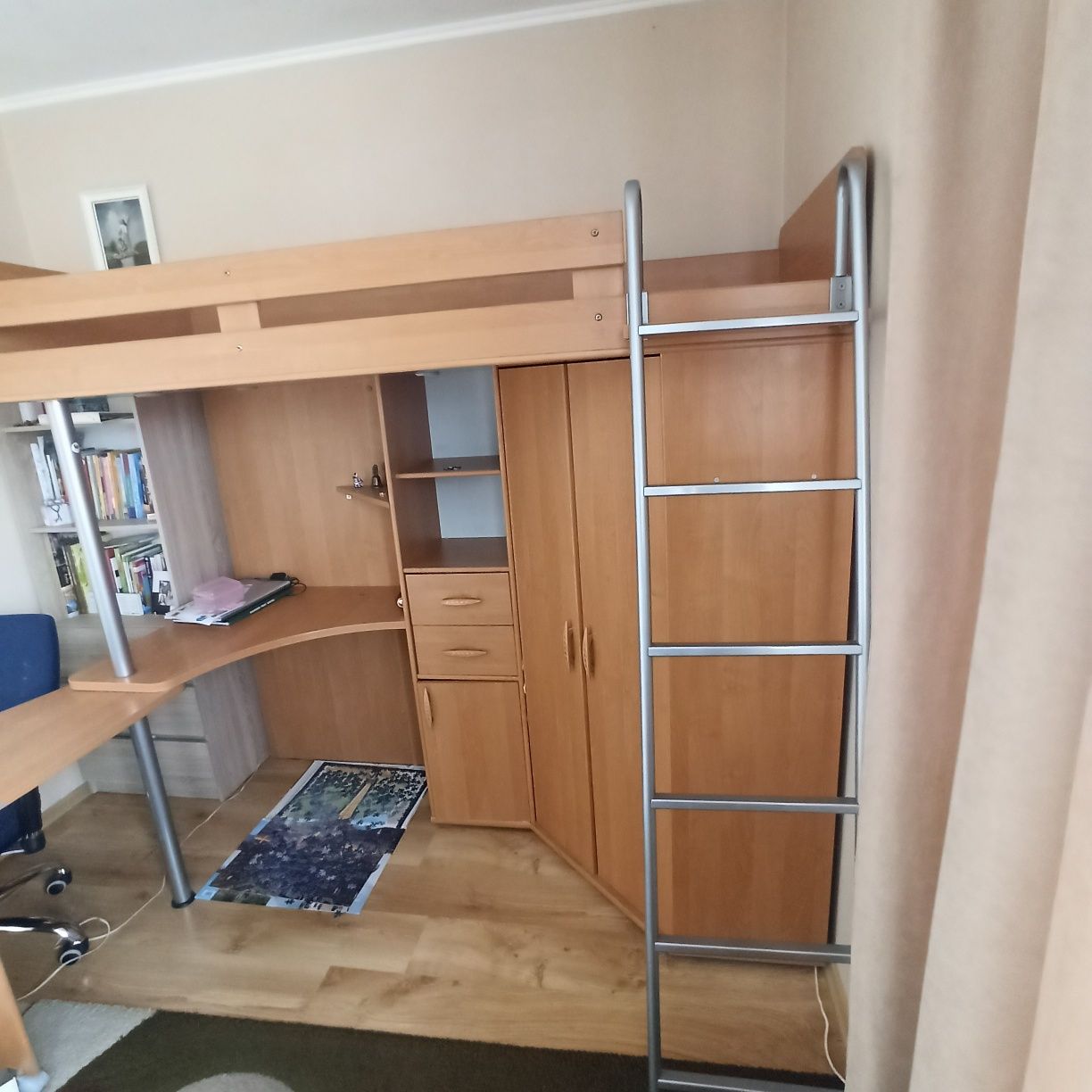 Łóżko piętrowe/szafa/biurko. 3w1