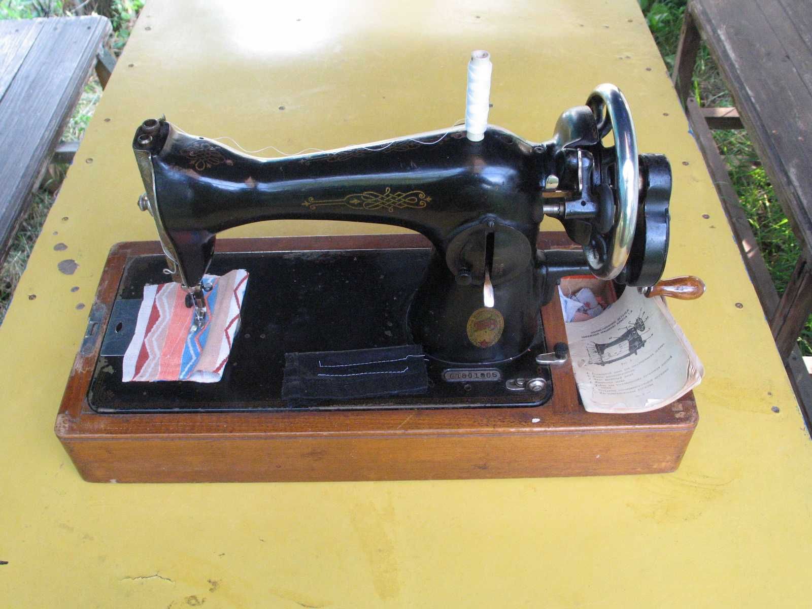 Продаю швейную машину подольского завода 50-е годы СССР