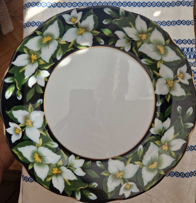 Столовий набір посуди: 14 предметів + блюдо в подарунок