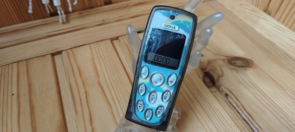 Nokia 3200           .