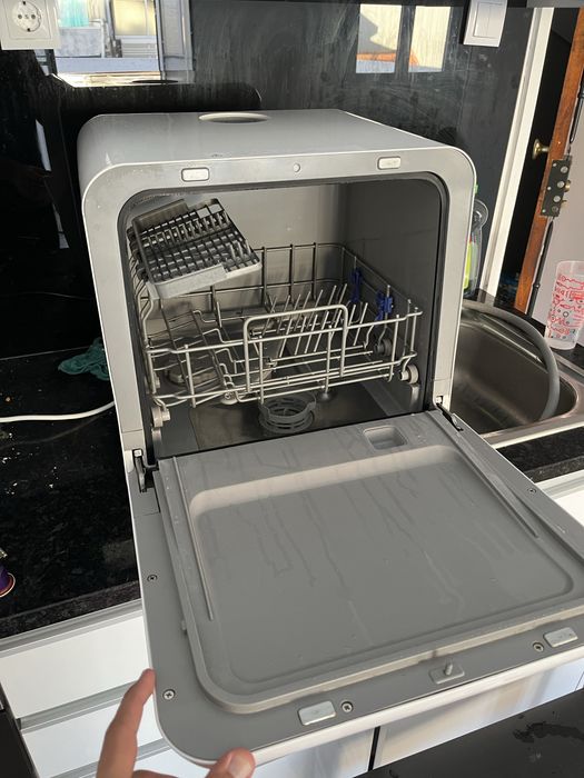 Máquina da loiça portátil SilverCrest 6 conjuntos como nova