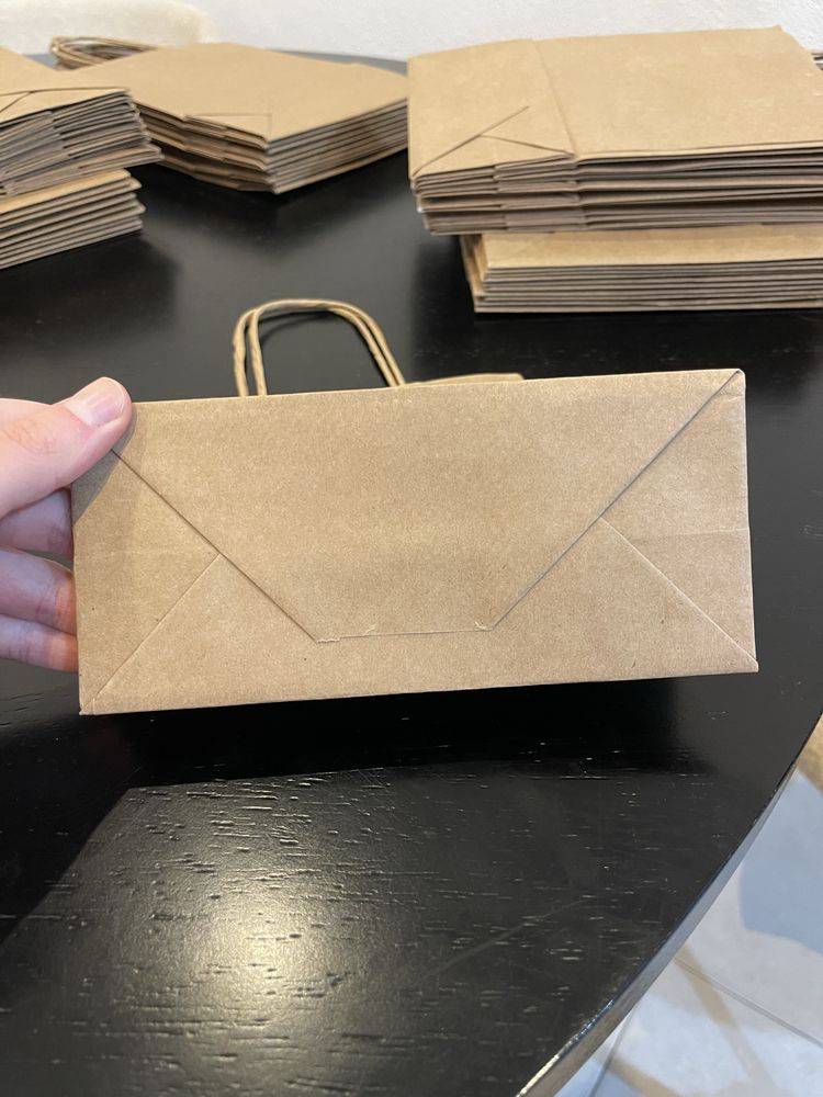 Sacos nunca usados em papel