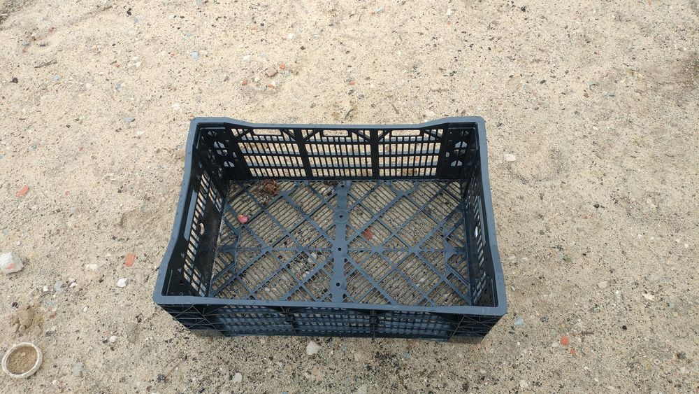 Caixas plástico pretas 60x40x22    .