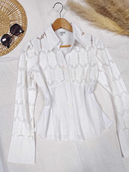 Elegancka biała koszula z długim rękawem ażurowa z koronką L 40