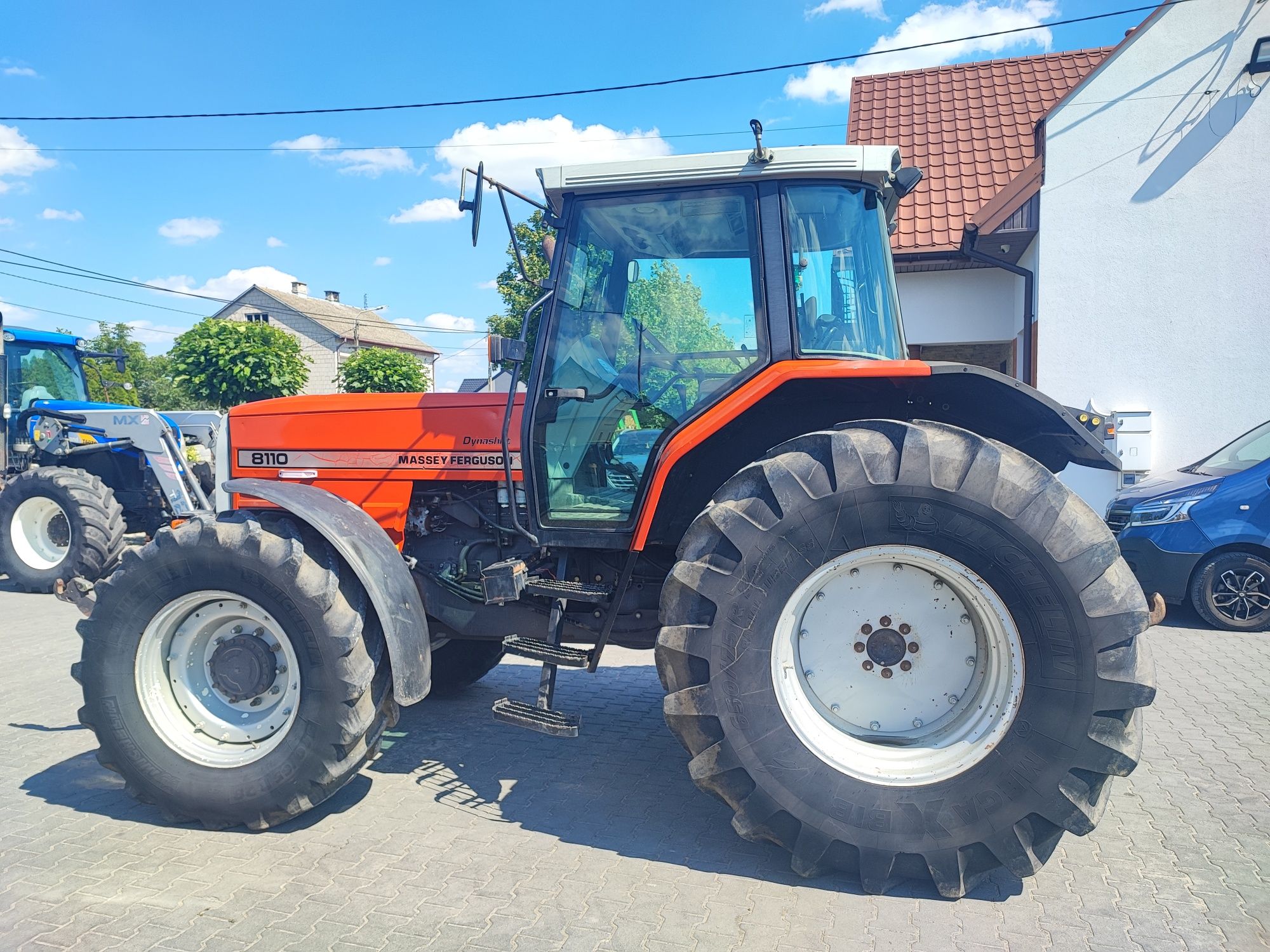 Massey Ferguson 8110