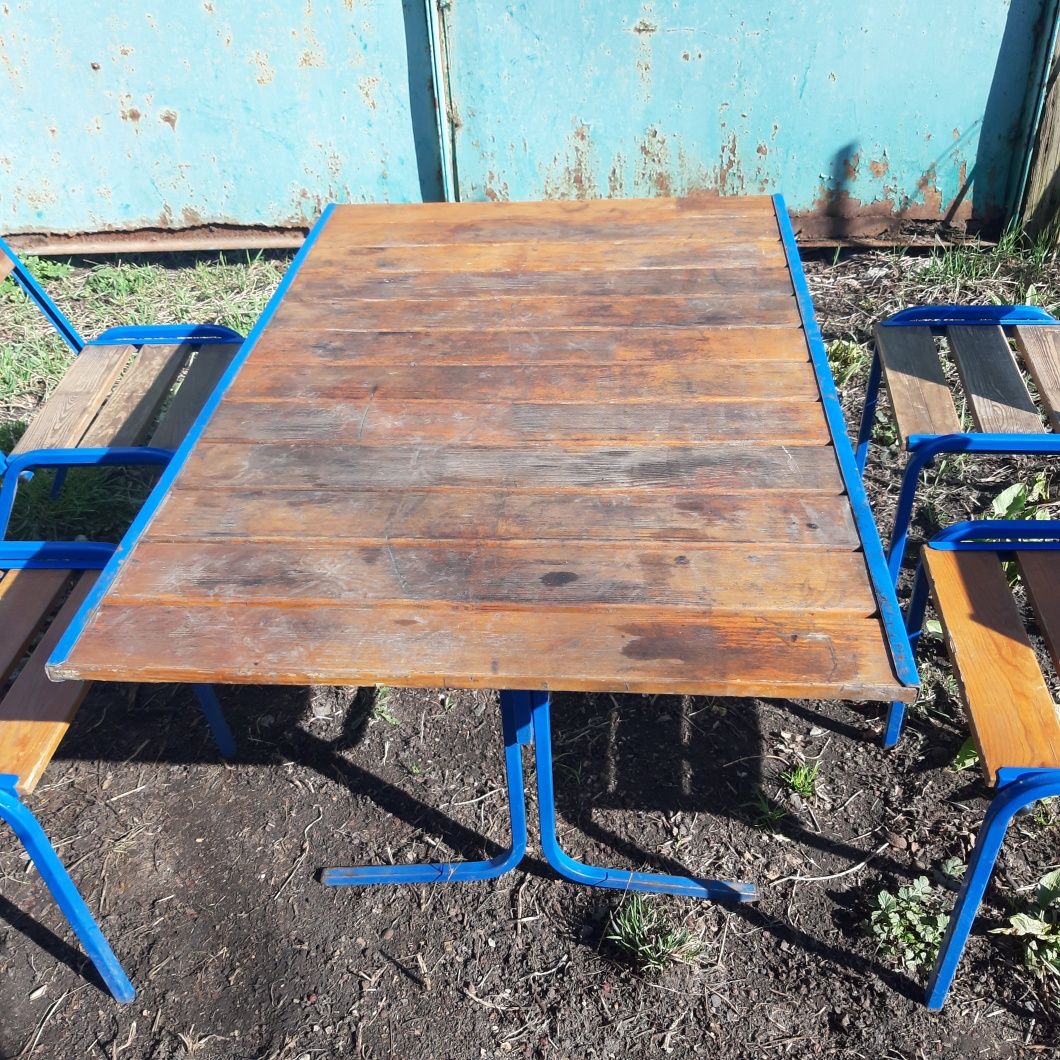 Продам столы и стулья, для летнего кафе.