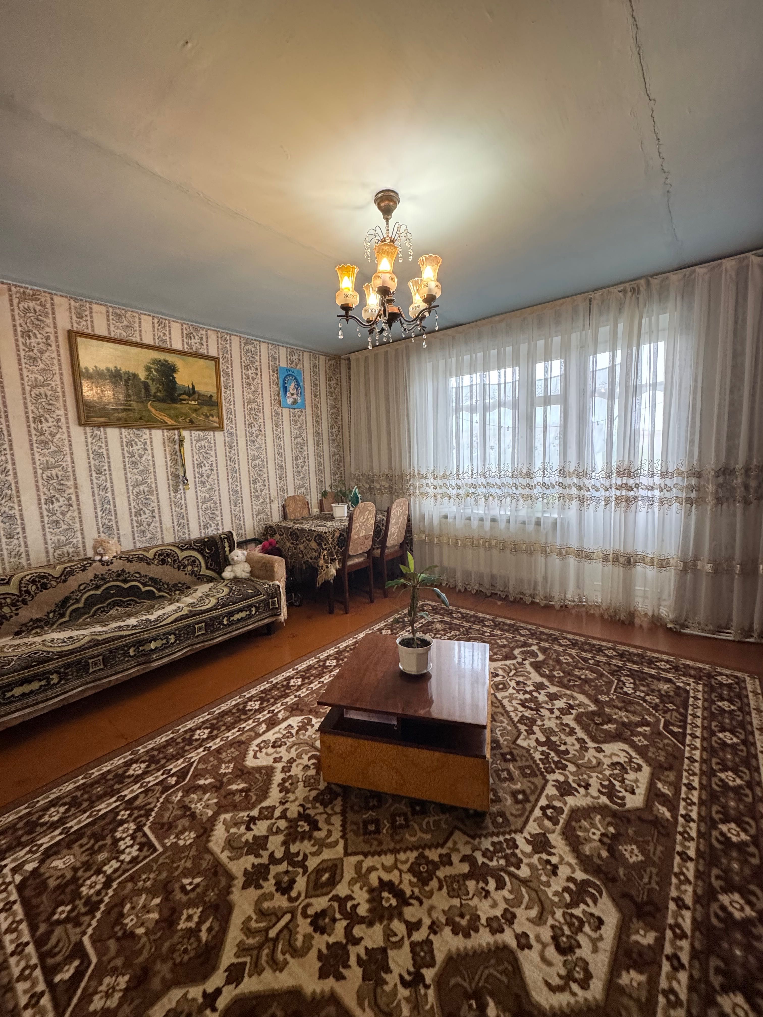 Продаж чотири кімнатної квартири в санаторному місті Хмільник