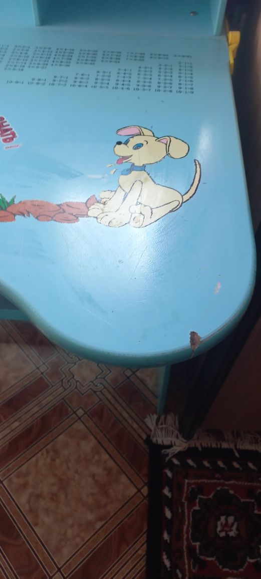 Дитяча парта для школяра