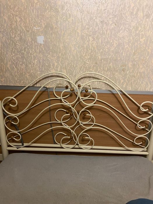 Кровать  для спальни