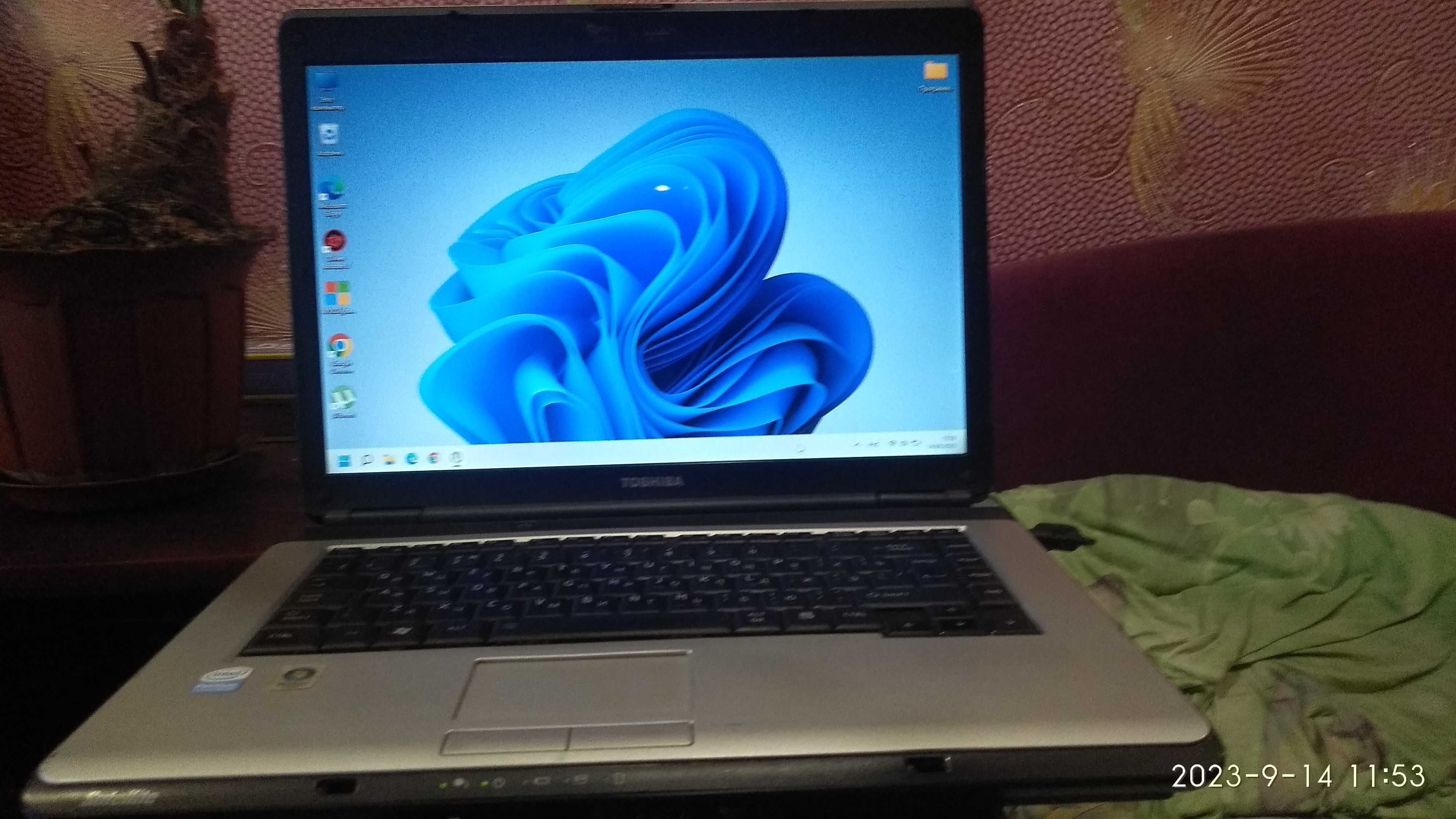 Ноутбук Toshiba satellite L300-144