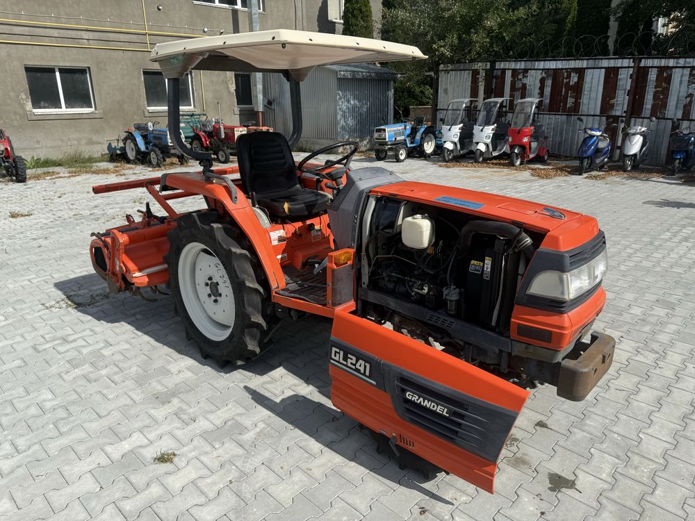 Японський трактор Kubota GL241