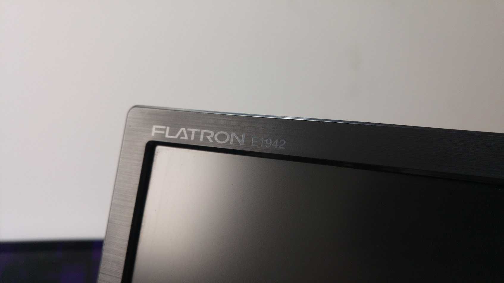 Монітор LG Flatron E1942C-BN