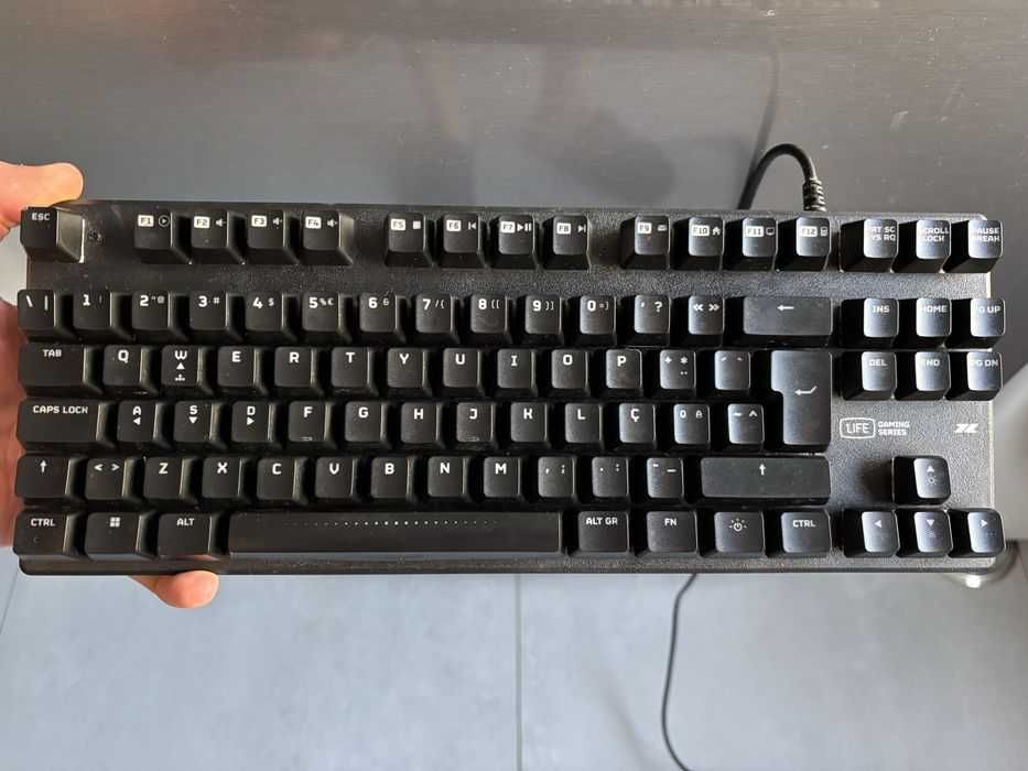 Teclado gaming mecanico tkl