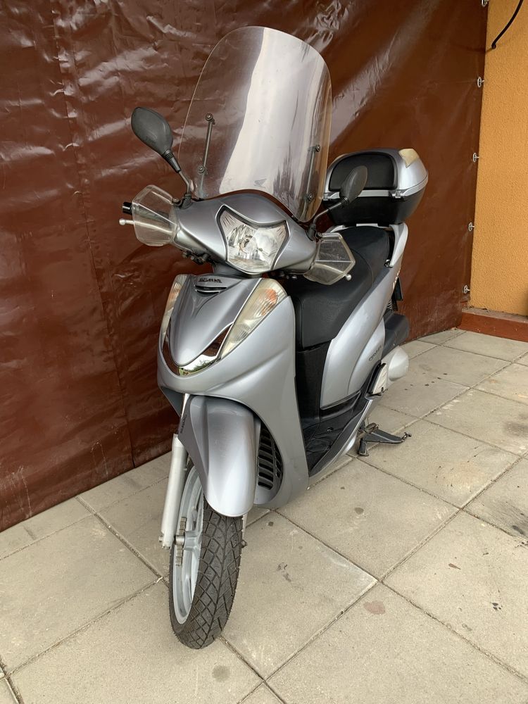 Honda SH300i skuter