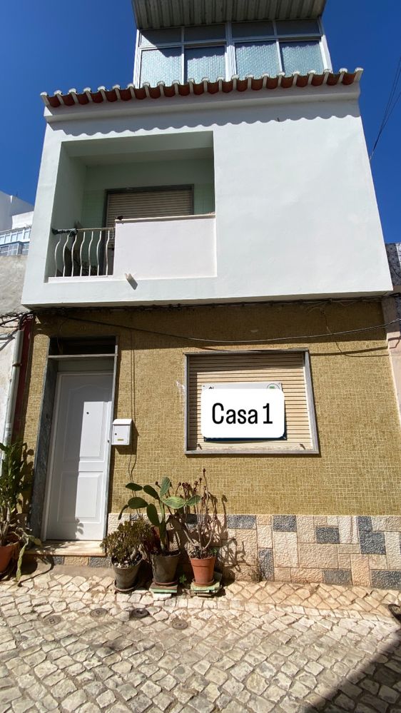 Moradia T4 transformado em 2 casas independentes- Portimão