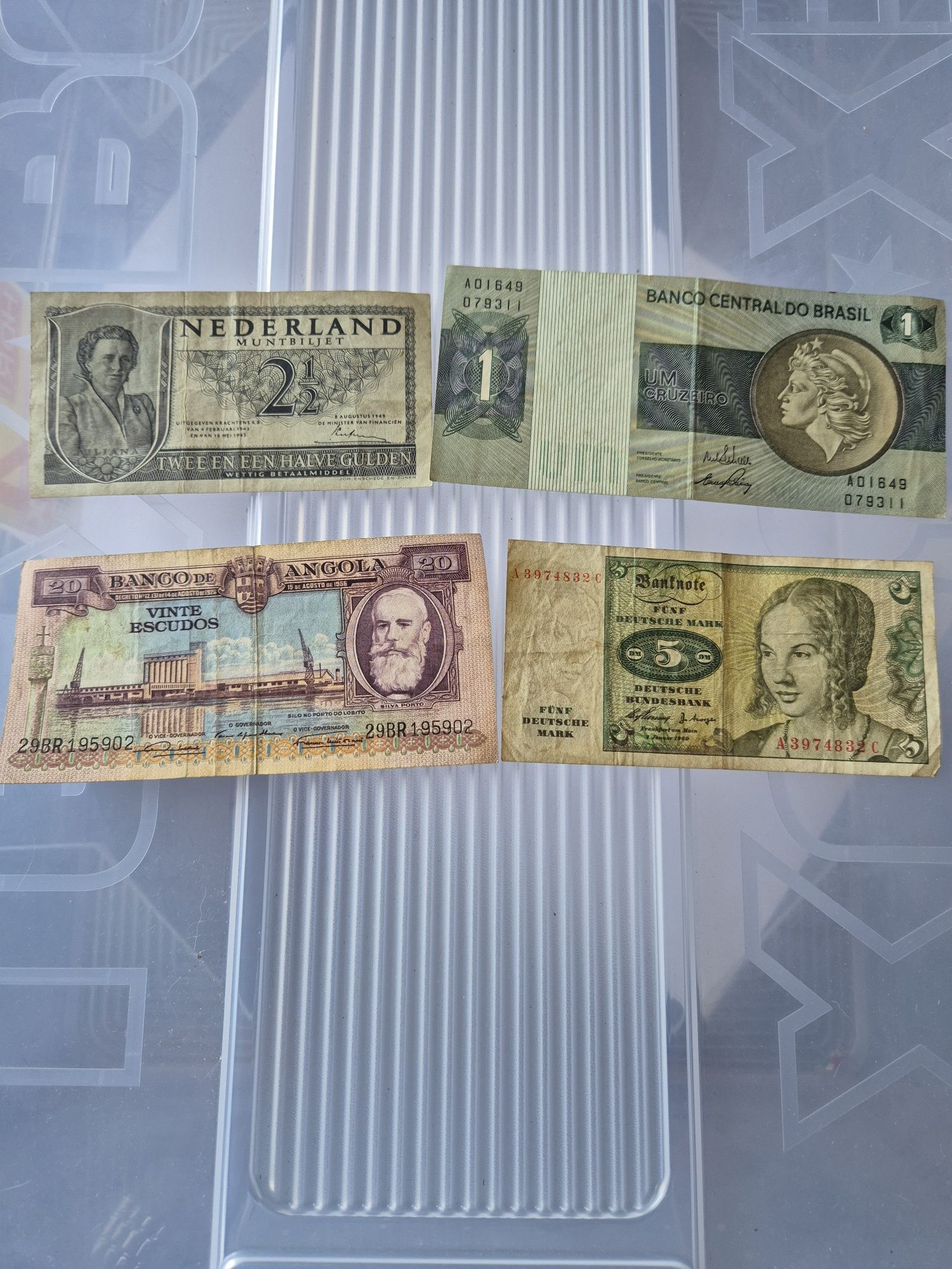 Conjunto de 4 notas antigas ideais para colecionadores