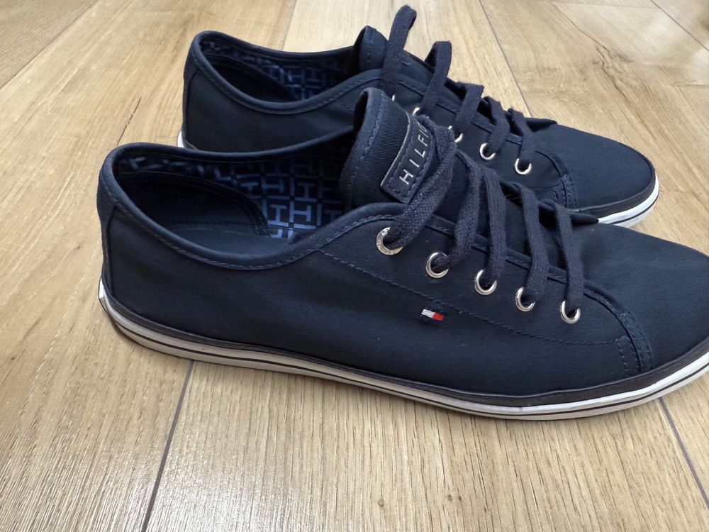 Trampki Tommy Hilfiger Iconic Kesha 39 granat