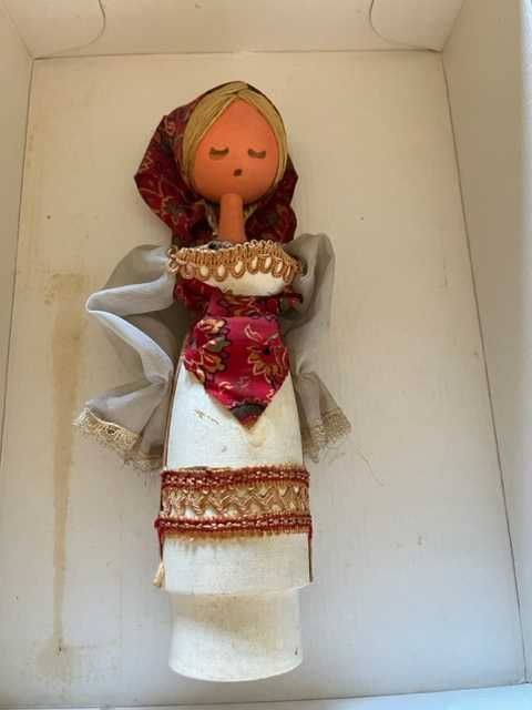 Bonecos com trajes vários paises