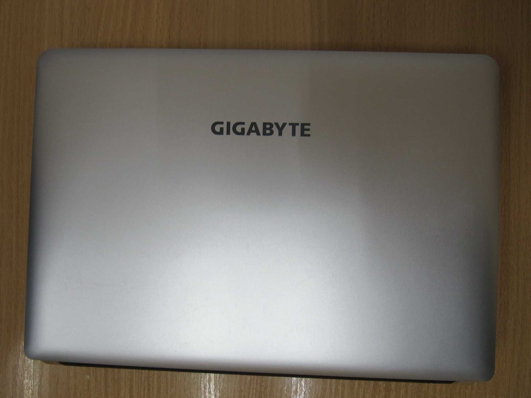 Нетбук Gigabyte 10.1" / Intel Atom N550 2 ядра / 2Gb / 320Gb HDD