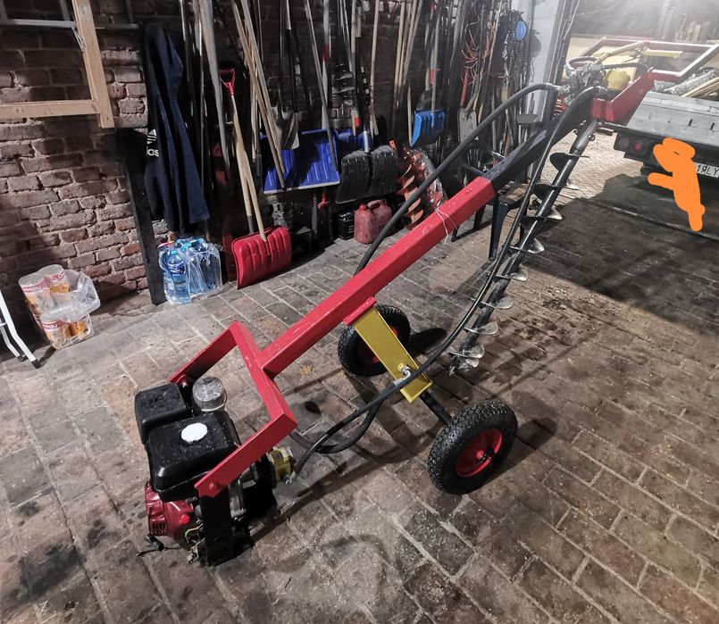 Wiertnica hydrauliczna glebowa do ziemi 9km