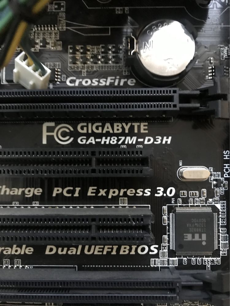 I5-4570 процесор,8 GB Ram,материнська плата Gigabyte H87M,кулер