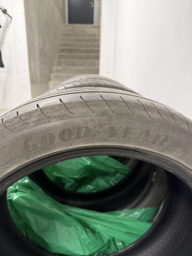 4 Opony letnie Goodyear 235/45R19