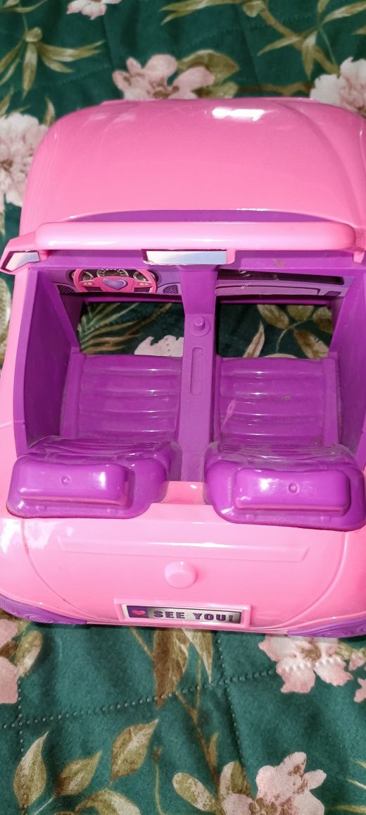 Różowy samochód dla Barbie