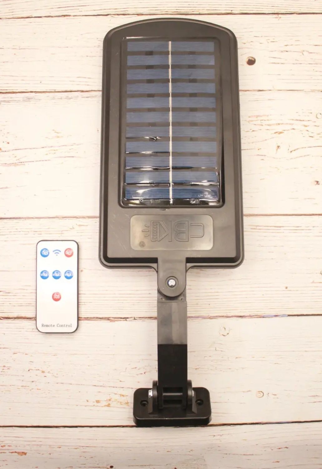Вуличний ліхтар прожектор на сонячній батареї з пультом Solar Light