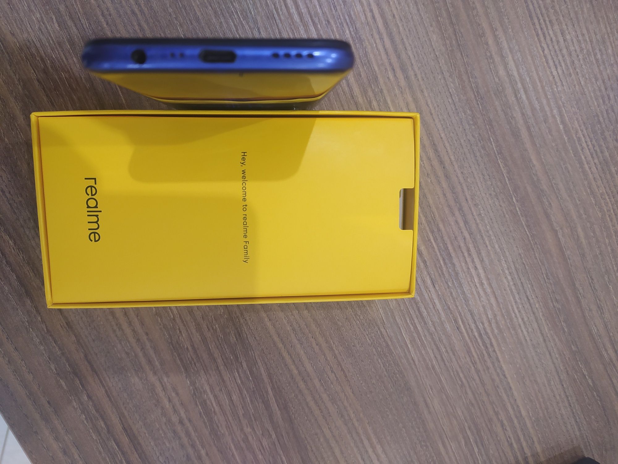 Realme 6  4/128GB Comet Blue NFC  (Xiaomi, POCO).Нужна замена дисплея.