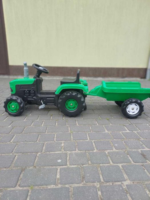 Дитячий педальний трактор