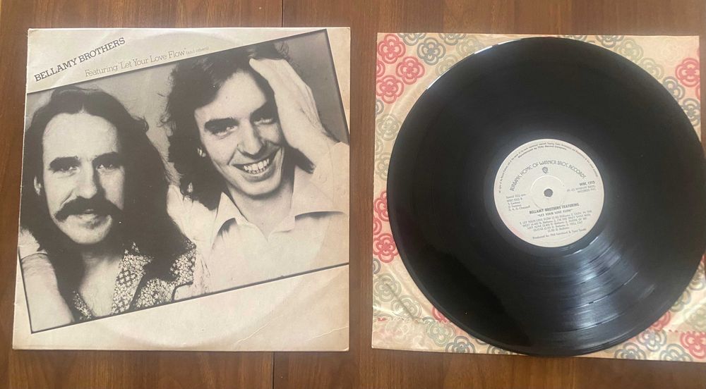 Álbum em vinil: Bellamy Brothers com "Let Your Love Flow"