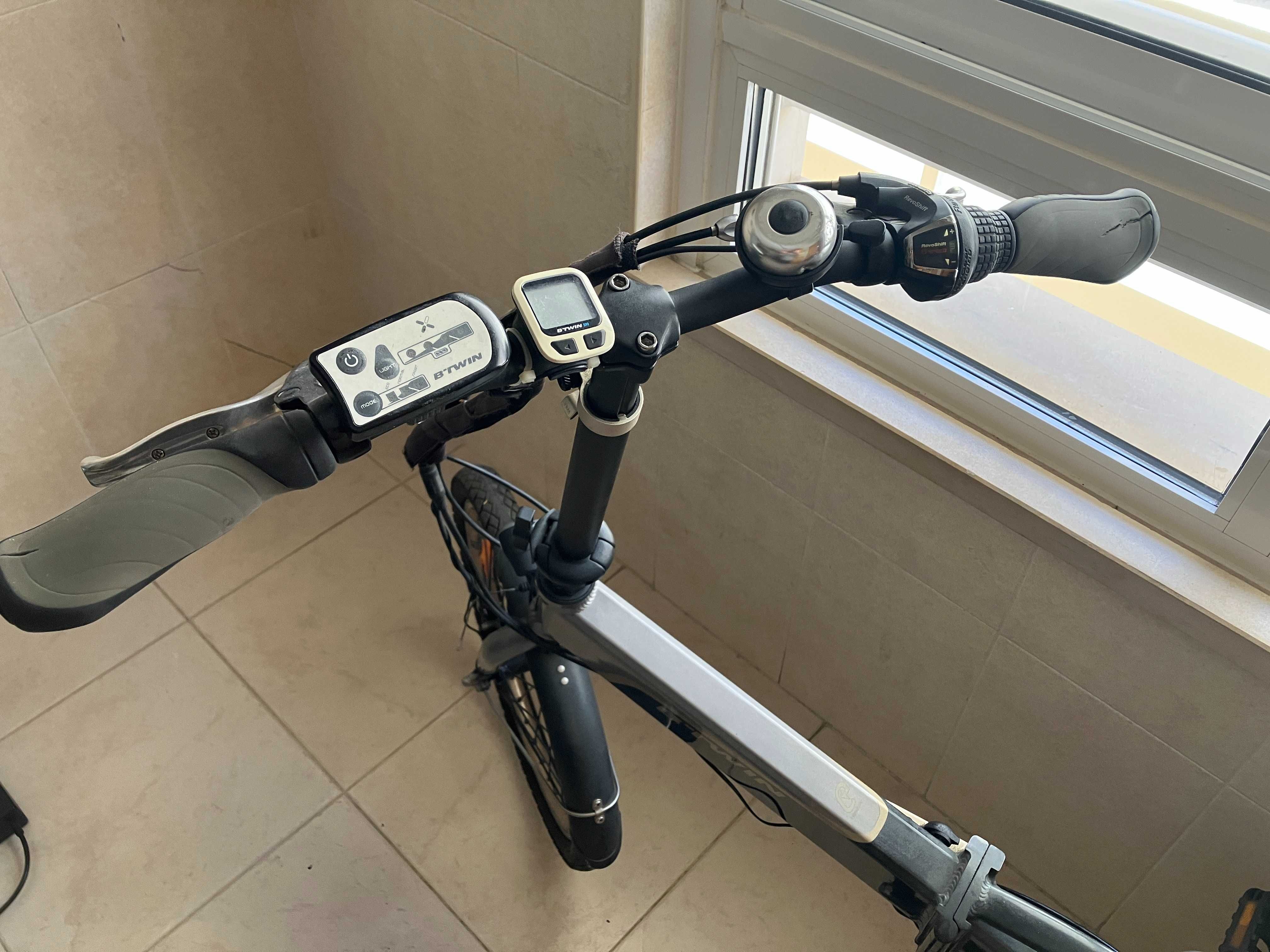 Bicicleta dobrável elétrica Decathlon eLops 500 de 2021