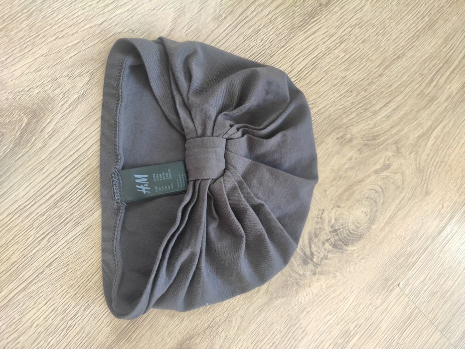 Czapka z wiązaniem dziewczynka H&M 62 68 wiosna