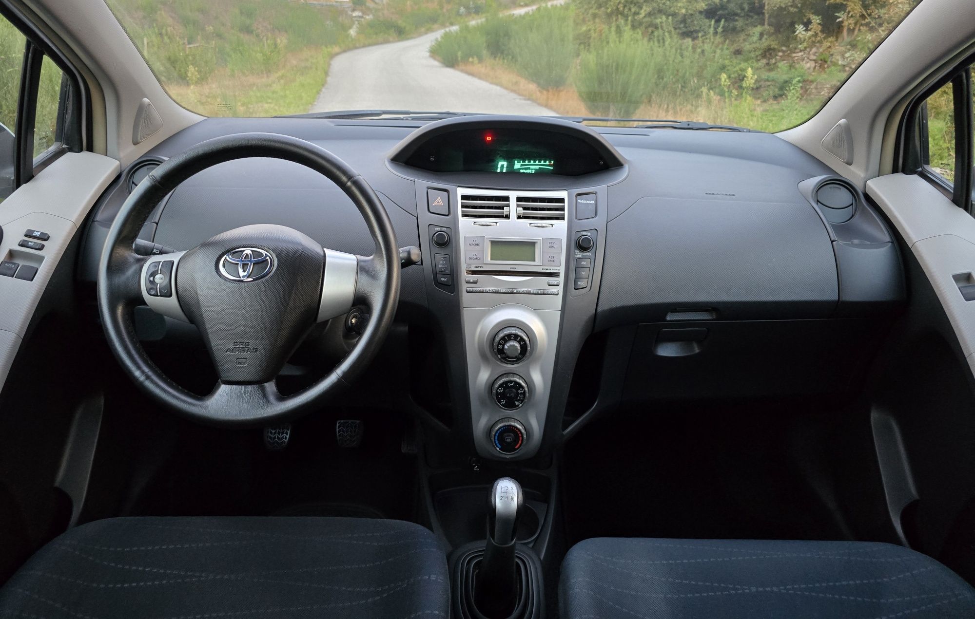 Toyota Yaris 1.0 VVT-i Nacional
