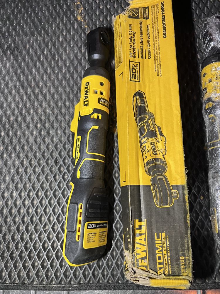 DeWalt DCF513 20V MAX 3/8" brushless ratchet