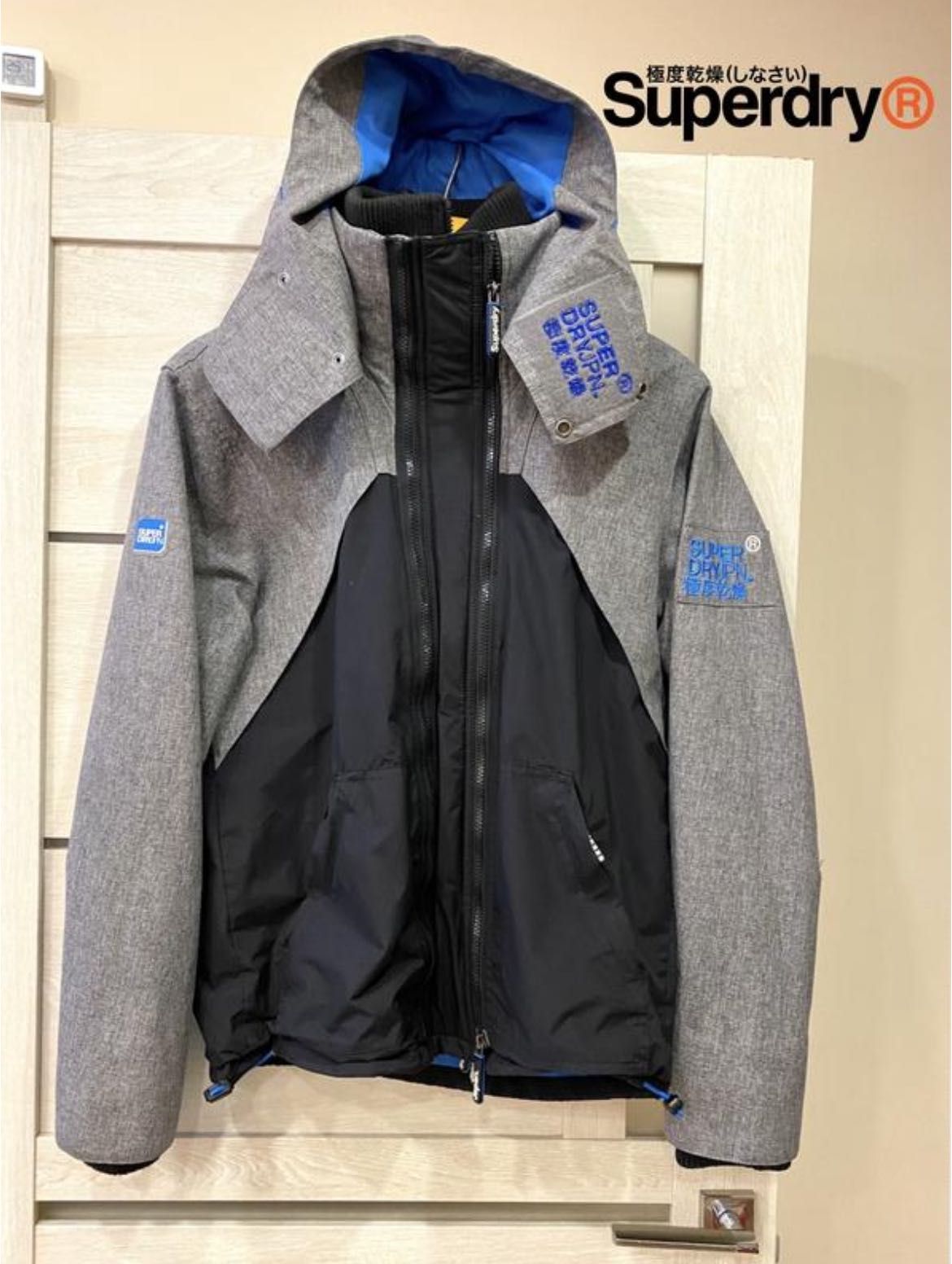 Куртка SUPERDRY WINDHYBRID jacket L-розмір оригінальна