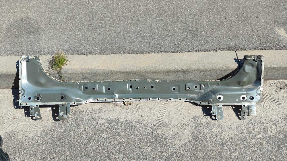 Задня панель на Форд Ескейп ( Ford Escape)  МК4 ( передня частина)