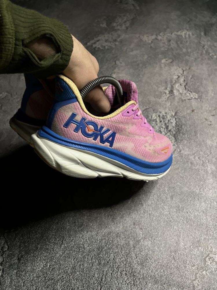 Кросівки HOKA CLIFTON 9 40.5 кроссовки хока клифтон 25.5