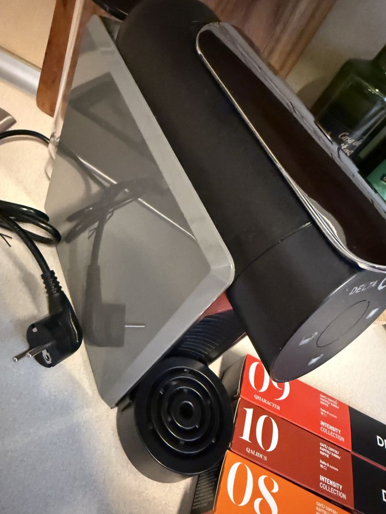 Ekspres kapsułkowy Delta Q mini 19 bar & 35 kapsułek