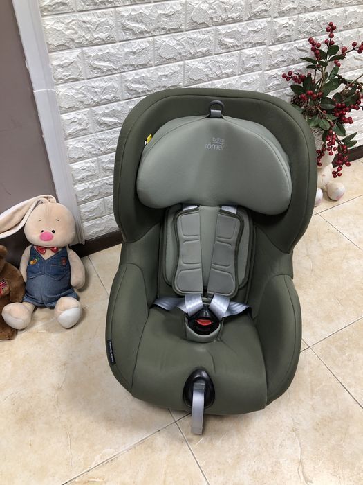 Автокрісло Britax Römer TRIFIX2 i-SIZE Група 1 (9-18 кг) isofix