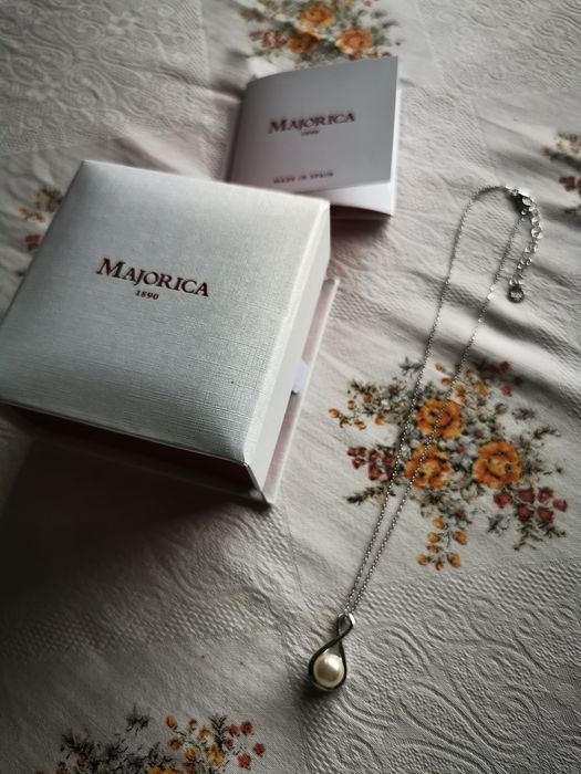Colar com pérola MAJORICA novo.