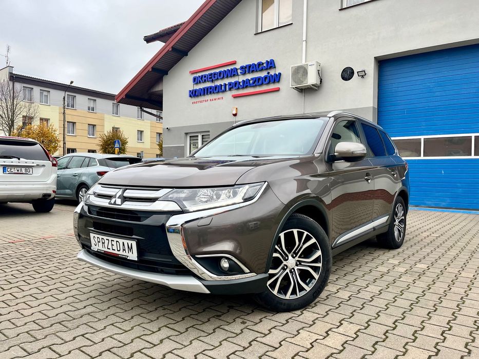 Mitsubishi Outlander 15KM, 4x4, 7-osobowy, Hak, Automat