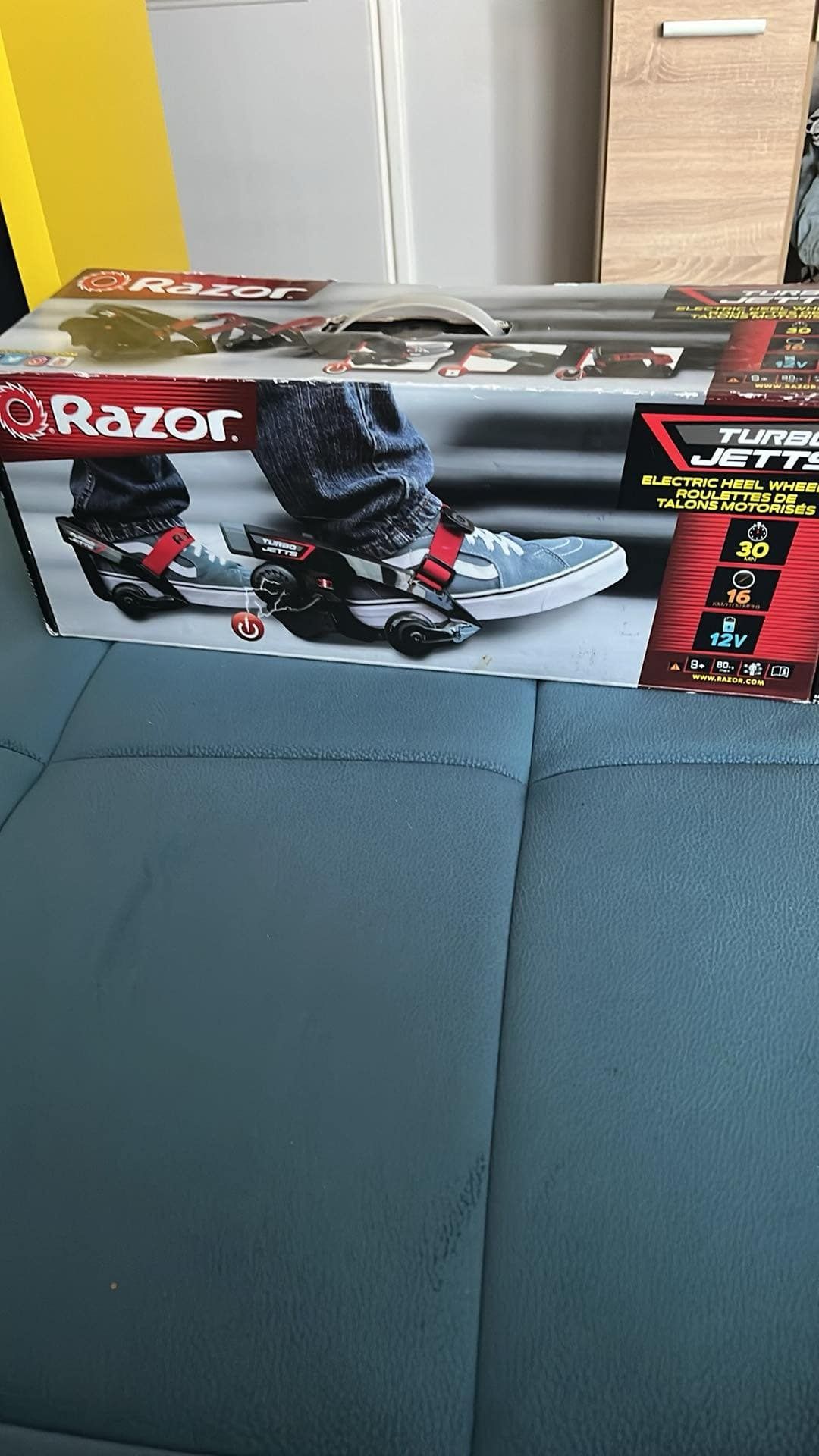 Razor turbo Jetts elektryczne rolki na buty