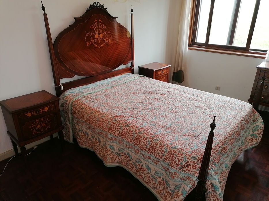 Mobília com embutidos