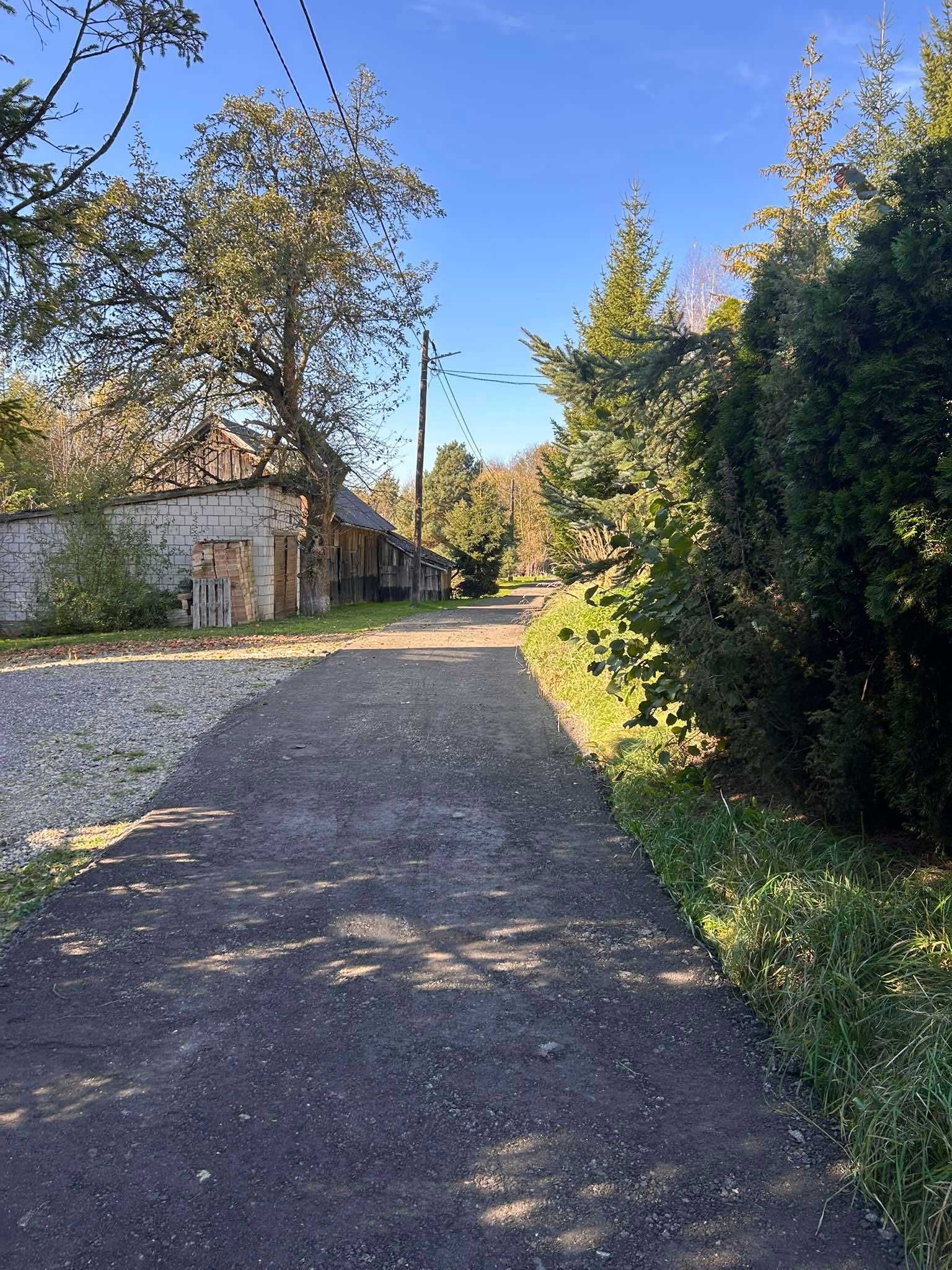 Budowa dróg dojazdowych, budowa i utwardzanie terenu, podwórek.
