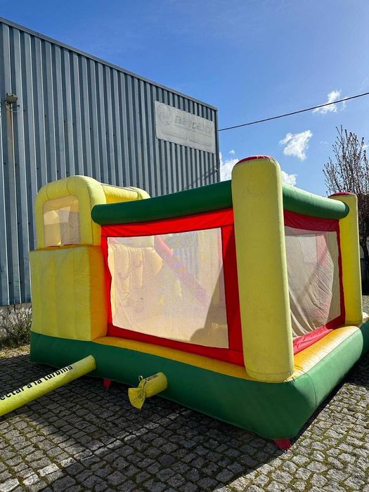 Vendo Insuflável Macaco