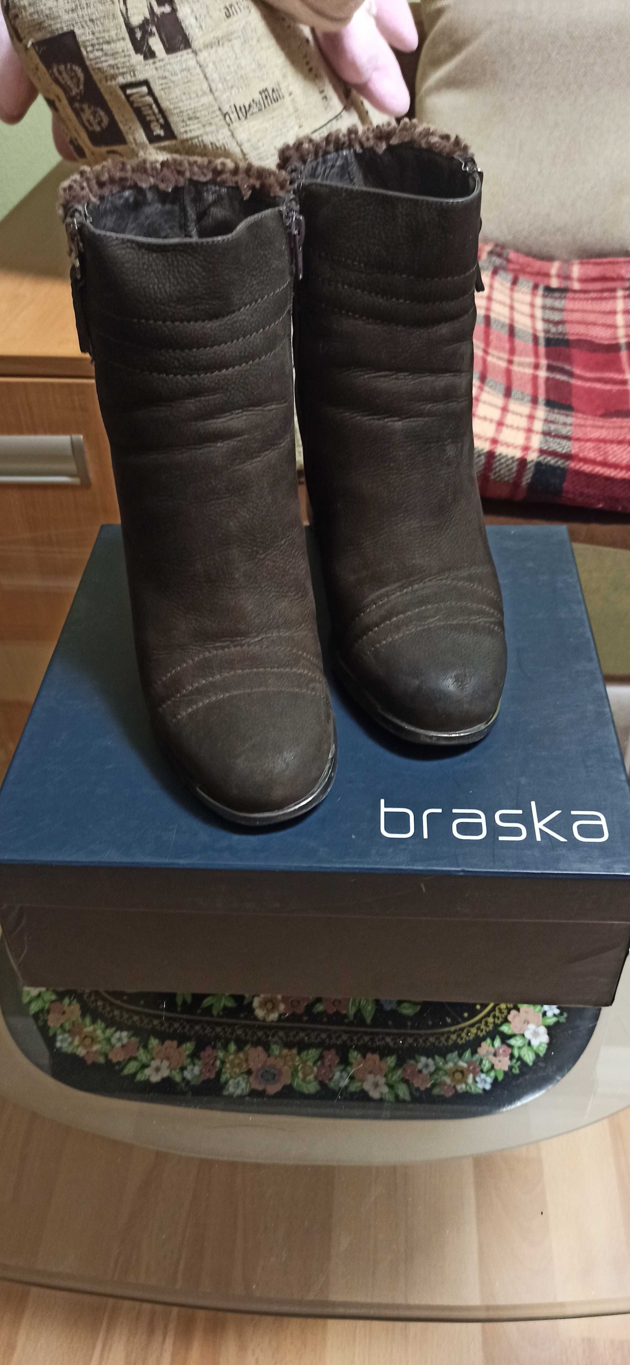 Продам жіночі зимові ботинки Braska