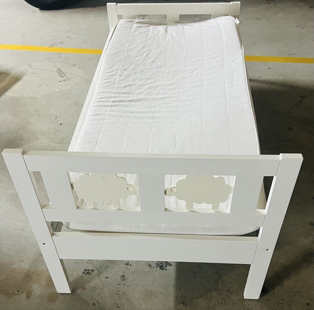 Cama Infantil IKEA Kritter com Colchão — Excelente Estado!