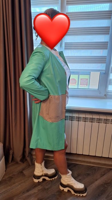 Шкіряний сюртук PONTOMK кольору ніжної м'яти з орнаментом